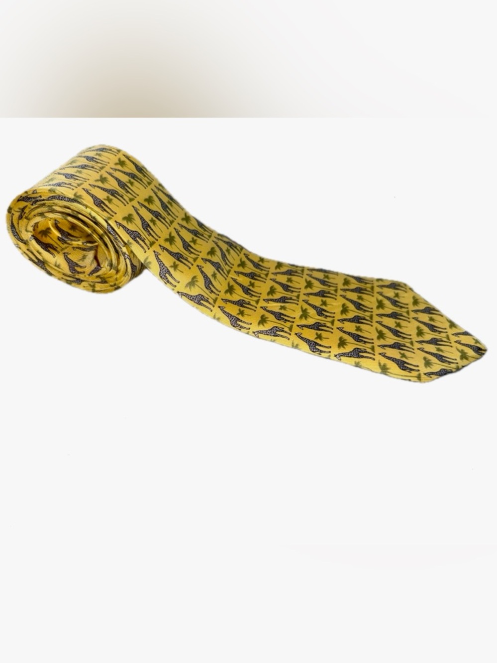 Hermé Luxe Silk Scarf Giraffe Animal Print Motif Lightweight Square Wrap